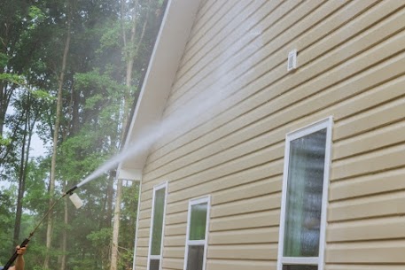 Window Washing in Brisbane: How Pros Protect Your Windows