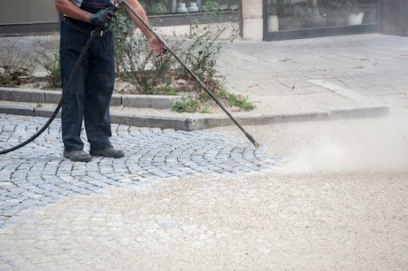 Concrete Cleaning Checklist: 10 Things Every Homeowner Should Do
