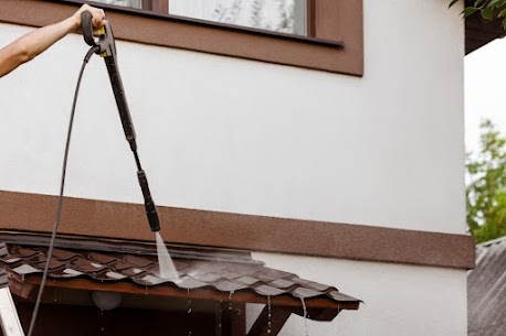 How Professional Gutter Cleaning Extends Gutter Lifespan